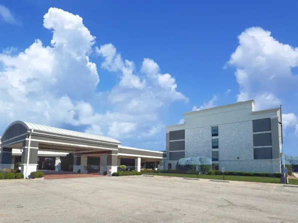 6175 W Grand Ave #1002, Gurnee, IL 60031