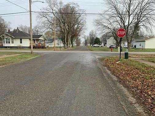 5th image of 800 S Van Buren St
