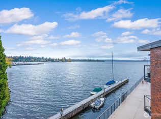 5535 Lake Washington Blvd NE APT 302, Kirkland, WA