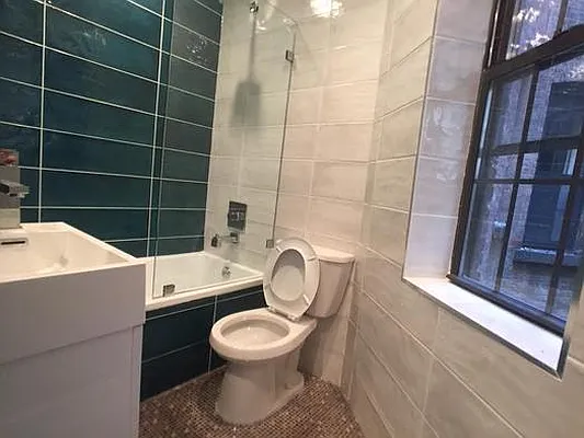 Rented by Evergreen Apartments BK | media 9