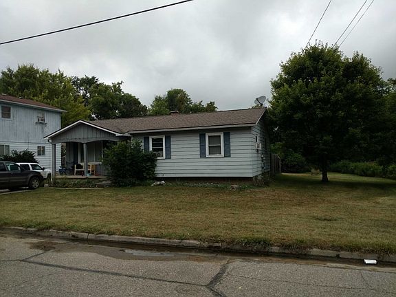 3rd image of 731 E Sherman St
