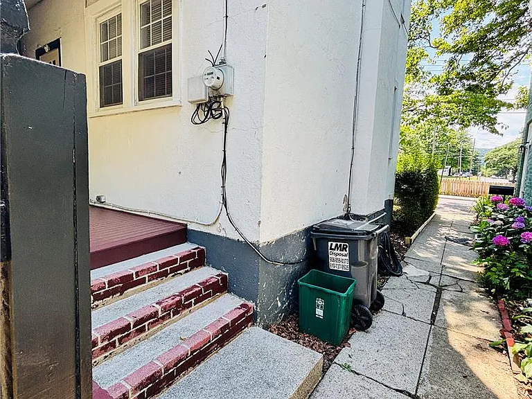 551 Park Pl — Photo 9