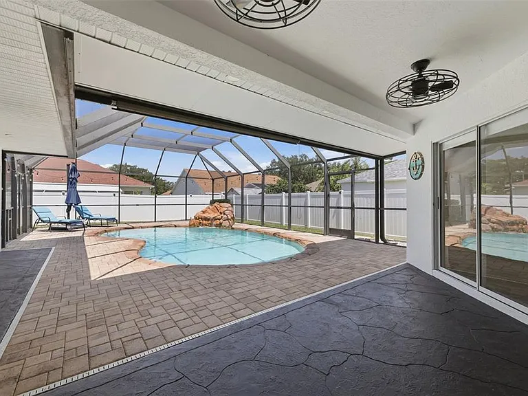 2210 Towering Oaks Cir — Photo 35