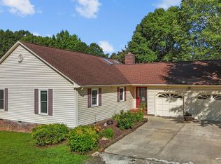2257 Delaney Dr, Burlington, NC 27215
