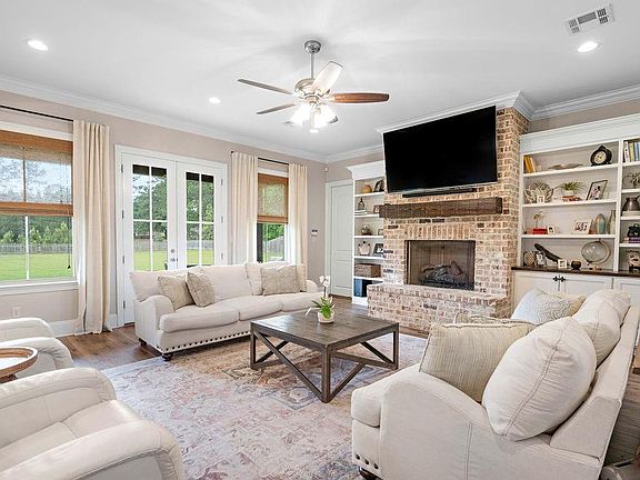 4th image of 707 Odessa Ln