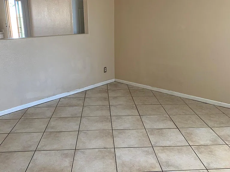 7134 W Becker Ln — Photo 16