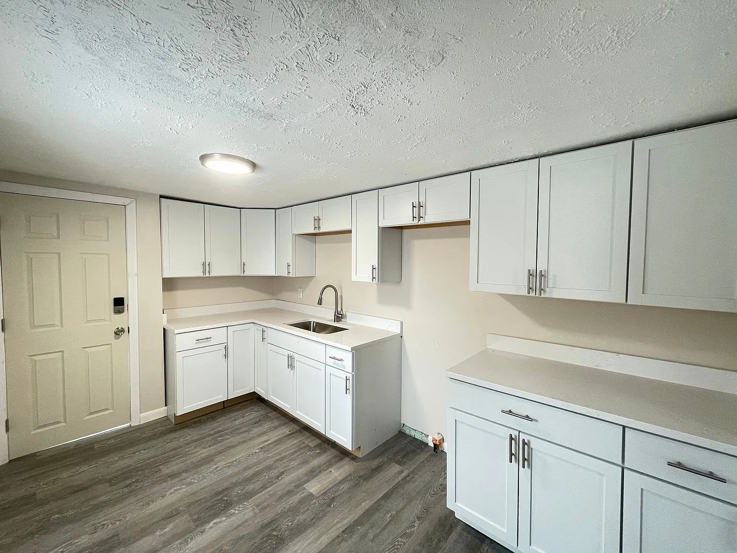 2 bed, 1.0 bath, $1,795 — Photo 2