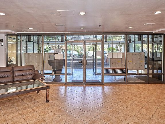 5th image of 421 S La Fayette Park Pl APT 407