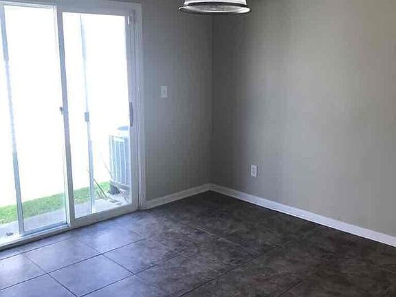 5th image of 4033 Crabtree Ct