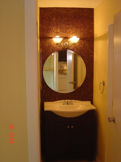 Dressing room and vanity