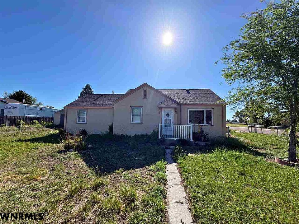 1st image of 402 4th Ave