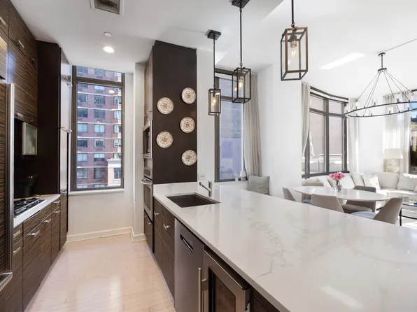 101 West 24th Street image 5 of 14