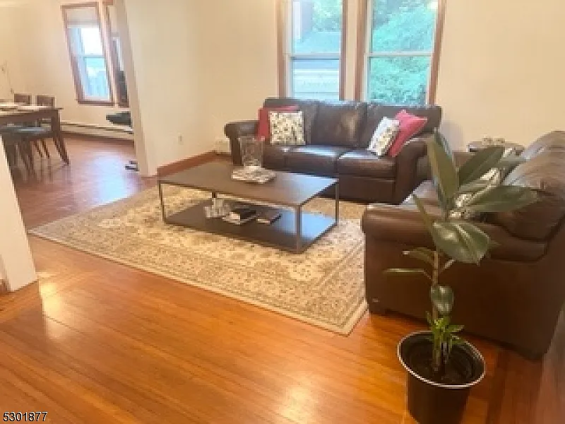4 bed, 2.5 bath, $4,200 — Photo 3