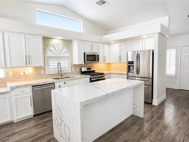 9682 Driftwood Island Ct — Photo 3