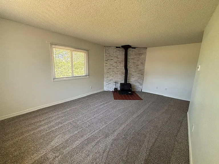 PM 120 - 406 Hacker Ct. — Photo 8