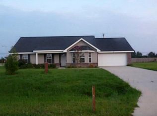 3 Meadow Path Cir, Picayune, MS 39466
