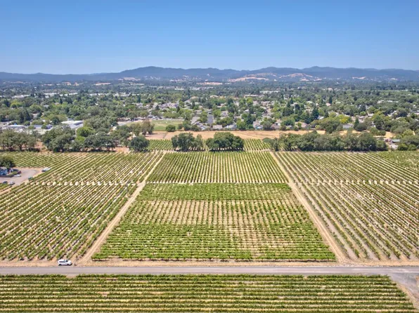 179 Pleasant Avenue, Windsor, CA 95403