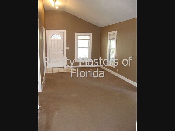 3rd image of 2505 W Lloyd St