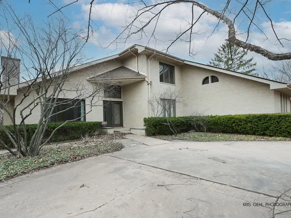 1191 Hunters Ln, Libertyville, IL 60048