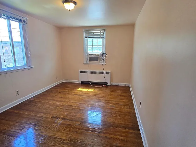 162 W Cheltenham Ave — Photo 8