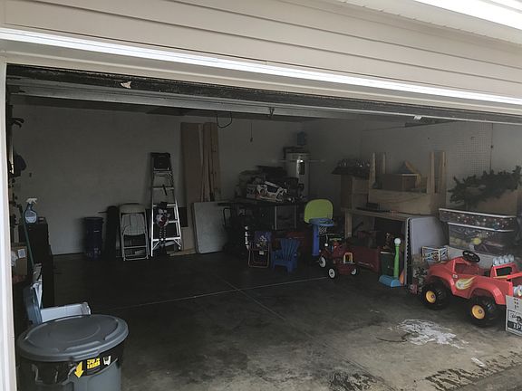 4th image of 106 Hunters Wood Dr