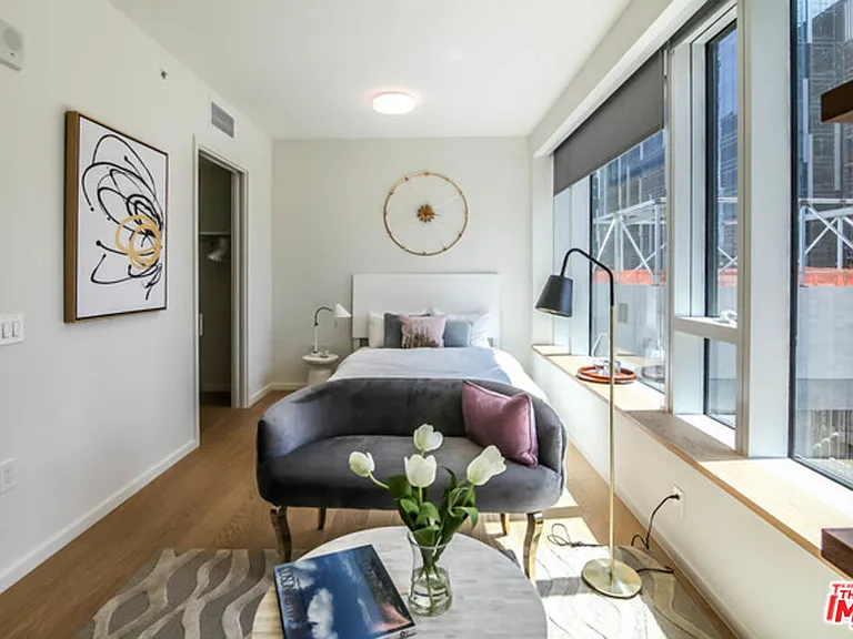 889 Francisco St #905 — Photo 2