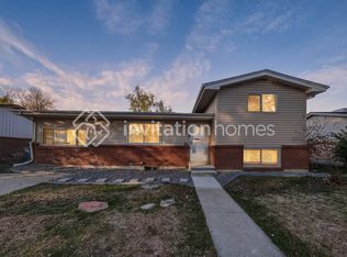 402 S Robb Way, Lakewood, CO 80226