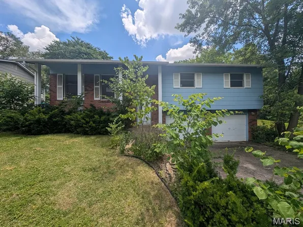 3200 Schaffner Dr, Saint Charles, MO 63301