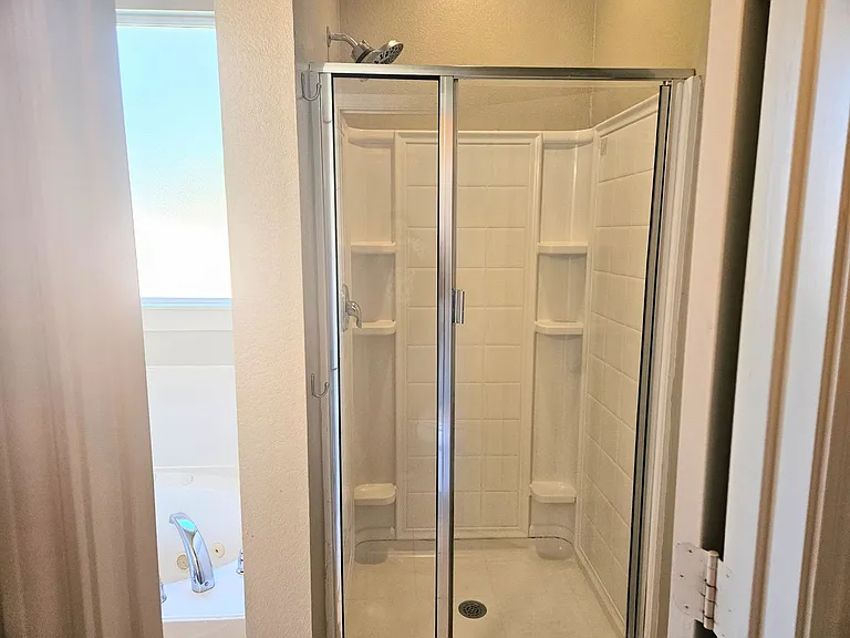 2341 Clairborne Dr — Photo 17