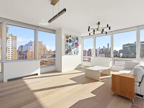 450 West 17th Street image 2 of 26