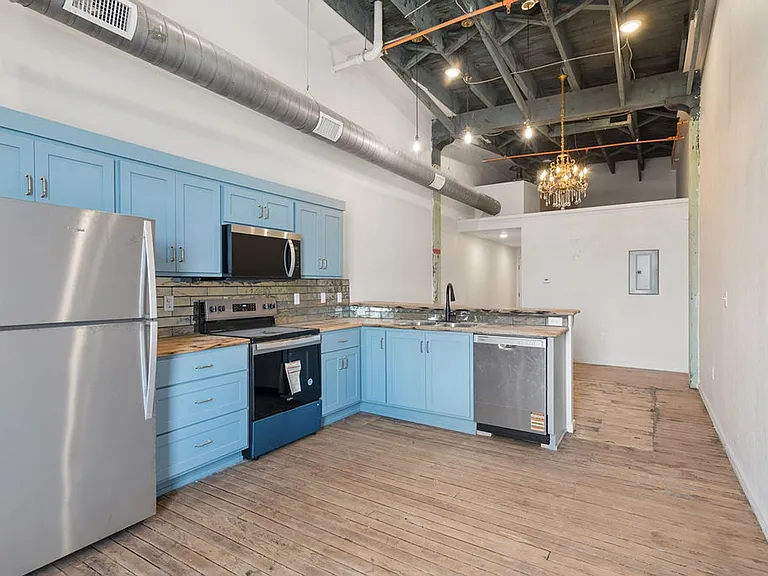 Brand new apartments in downtown Springfield! — Photo 84
