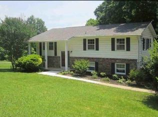 6225 Grove Dr, Knoxville, TN 37918