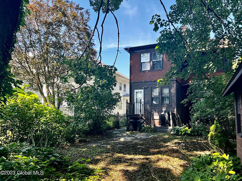 3rd image of 540 Myrtle Avenue