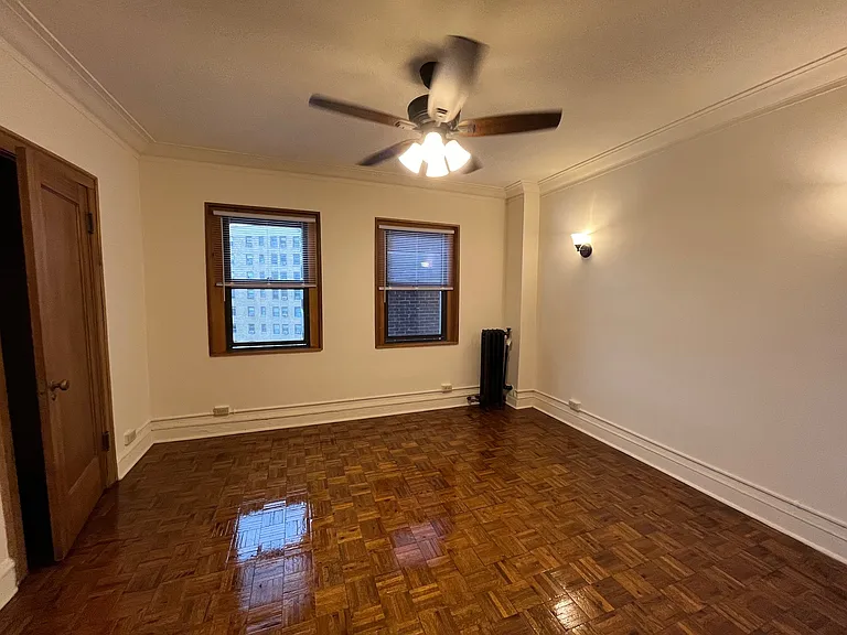 2738 N Pine Grove Ave — Photo 26