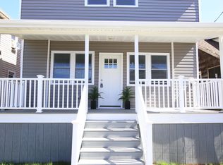 161 Sportsman Ave, Freeport, NY 11520