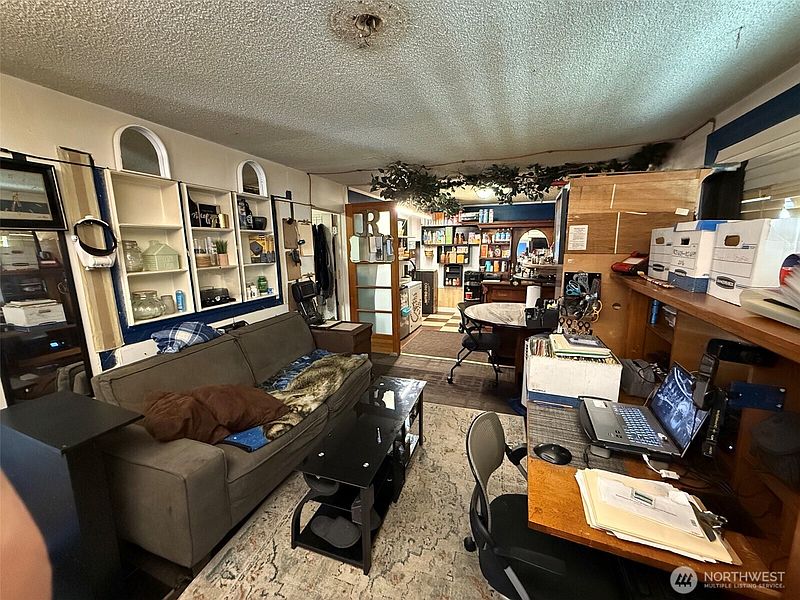 4th image of 9703 22nd Avenue E