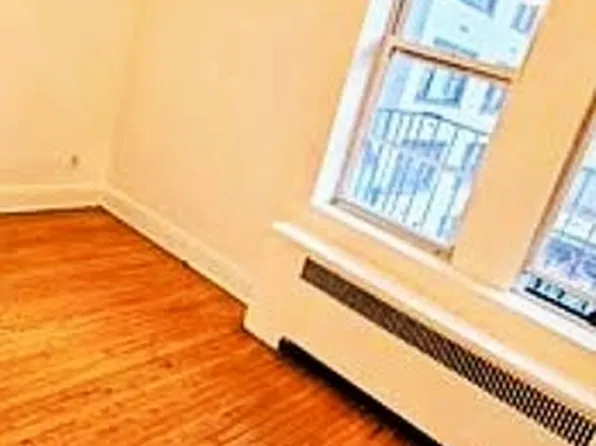 205 East 73rd Street image 2 of 7