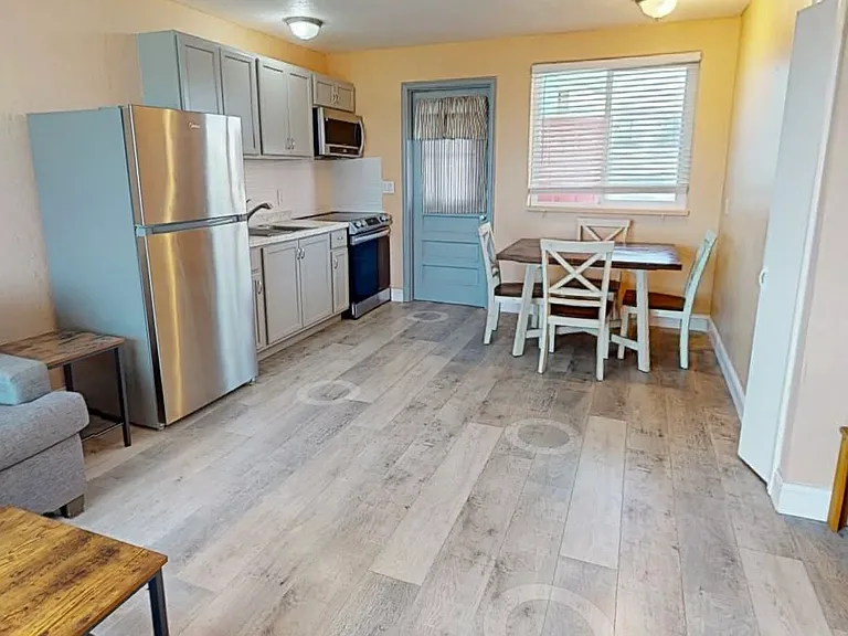 221 Bonner Ave — Photo 8