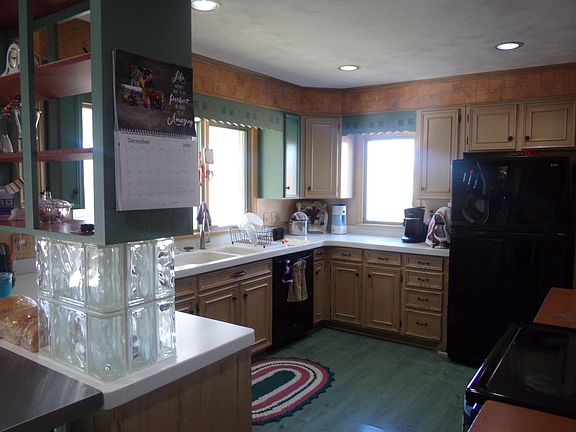 5th image of 271 Grey Fox Ln