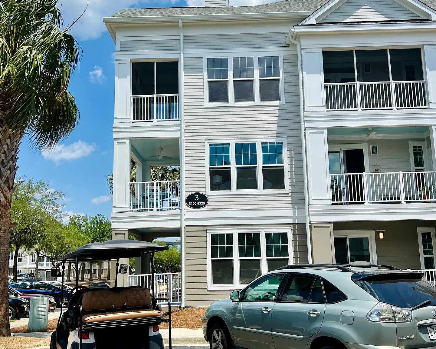 1 bed, 1.0 bath, 784 sqft, $1,975 — Photo 1
