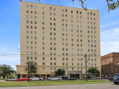 1205 St Charles Ave APT 1215, New Orleans, LA, 70130