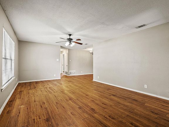5th image of 805 Mulkey Ln