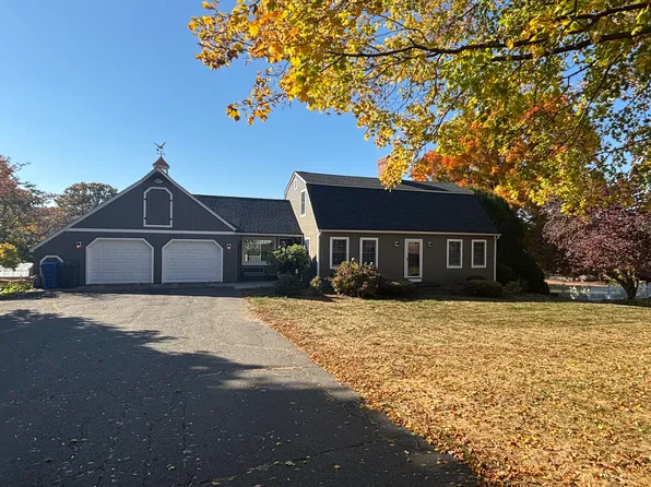 1241 Halladay Ave W, Suffield, CT 06078