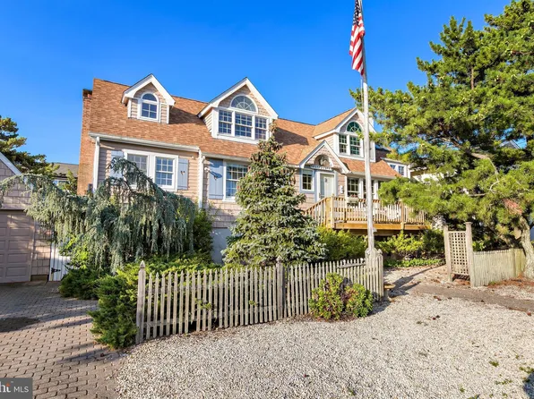 5 E 42nd St, Long Beach Twp, NJ 08008