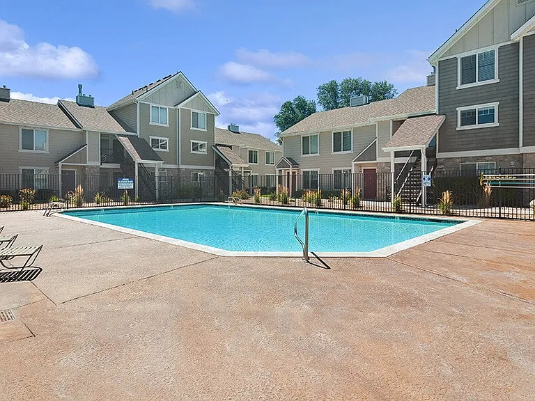 Broadmoor Village — Photo 32