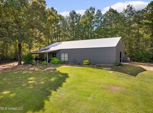 1926 Carnes Rd, Brooklyn, MS 39425