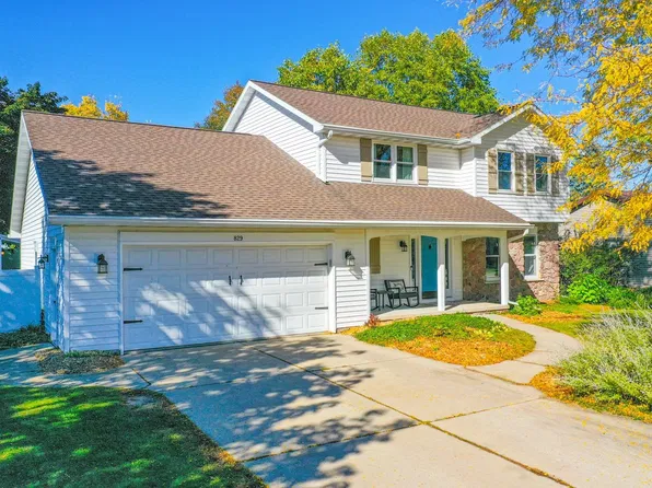 829 Meadowbrook Dr, Green Bay, WI 54313