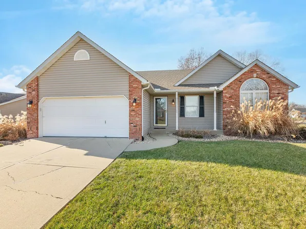 1 Cambridge Ct, Maryville, IL 62062