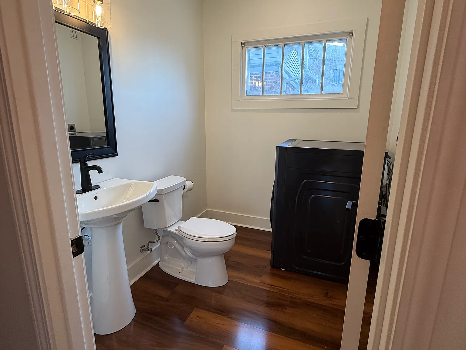3 bed, 1.5 bath, 1375 sqft, $2,400 — Photo 4