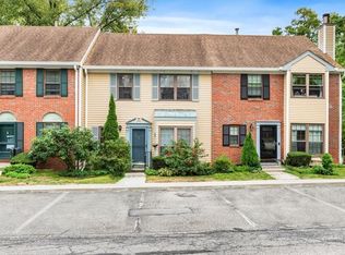 35 Poplar Cir, Peekskill, NY 10566